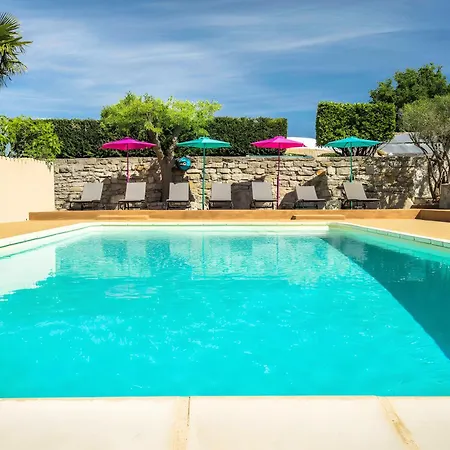 Les Pins - Village De